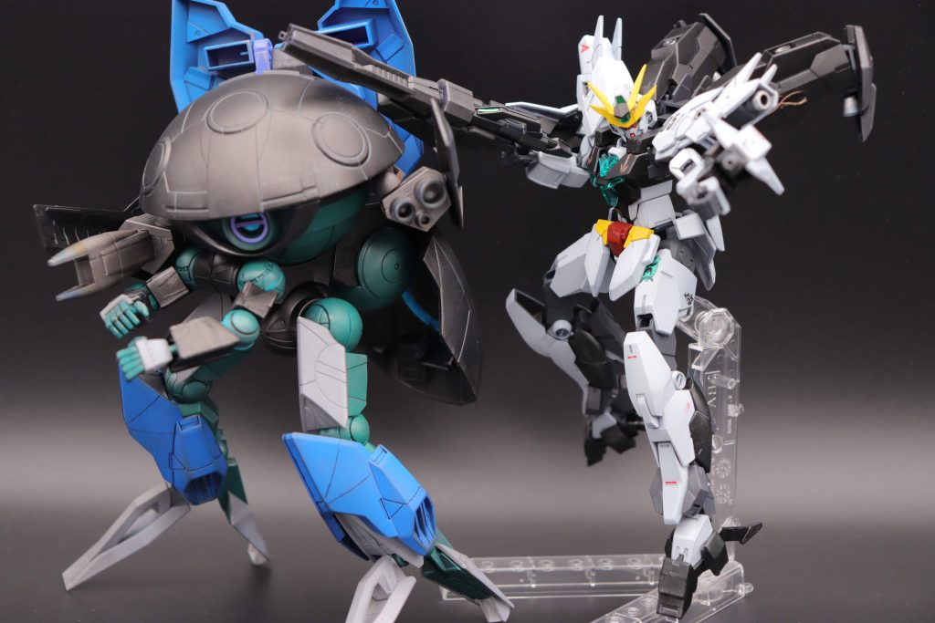 ユーラヴェンガンダムとウォドムポッド+と2ショット