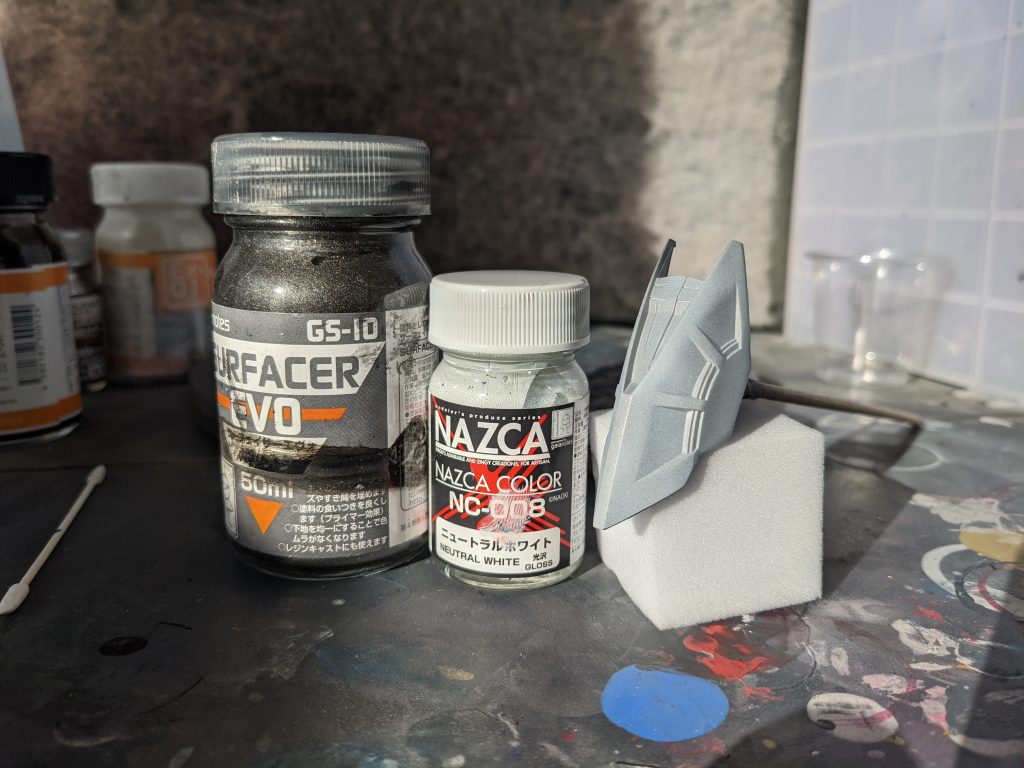 白い脚部パーツ