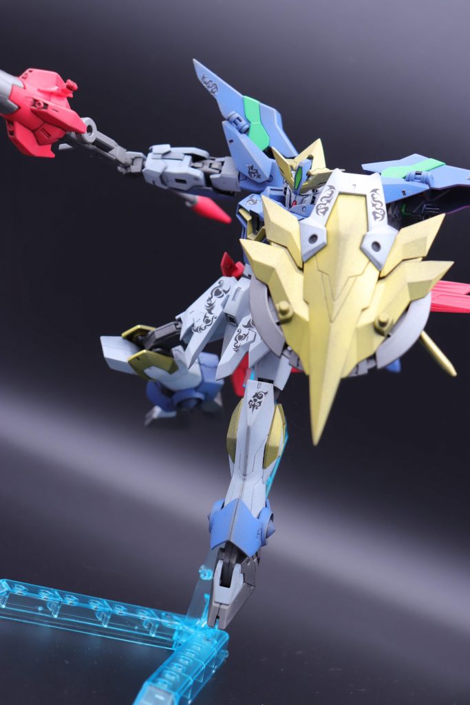 イージスシールドを構えたポーズ